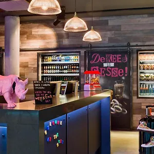 Moxy Frankfurt East Hotel